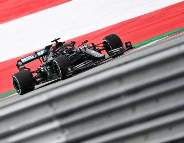 Nova temporada da F1 começa com dobradinha da Mercedes nas duas sessões de treinos livres