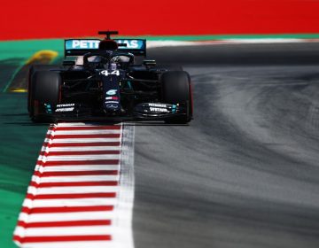 Mercedes mantém domínio e Lewis Hamilton larga na pole no GP da Espanha