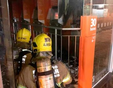 Agência bancária pega fogo no Benfica