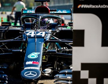 Lewis Hamilton faz a pole position em Monza