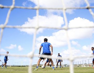 Bolsonaro sanciona lei de ajuda ao esporte com veto a auxílio emergencial para o setor