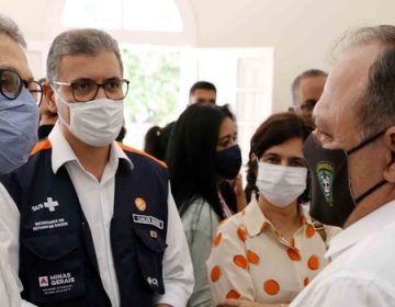 Romeu Zema e ministro da Saúde, Eduardo Pazuello, visitam laboratório central da Funed