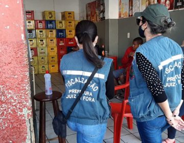 Com apoio da Polícia Militar, PJF fiscaliza novo horário de funcionamento de bares e restaurantes
