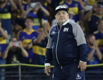 Diego Maradona passa por operação de hematoma na cabeça; médico diz que cirurgia foi bem sucedida