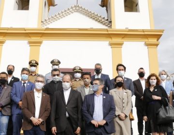 Romeu Zema participa da missa comemorativa dos 300 anos de Minas Gerais, na Serra da Piedade