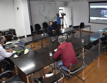 Autosserviço e consumo de bebidas alcoólicas em bares e restaurantes seguem vetados no município