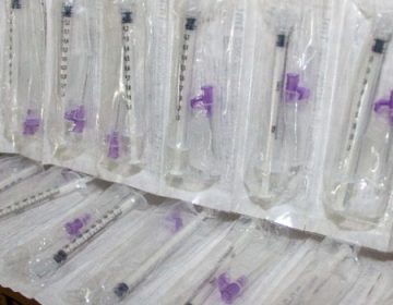 Governo de Minas recebe mais um lote de seringas agulhadas para vacinação contra a covid-19