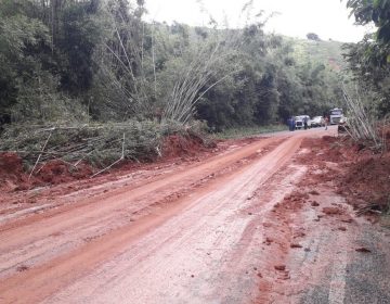 Forte chuva provoca estragos pela Zona da Mata