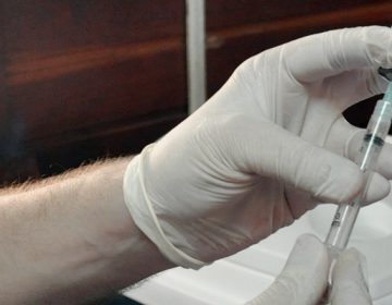 Idosos em instituições de longa permanência começam a ser imunizados em JF