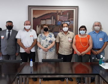 Prefeita Margarida Salomão realiza encontro com taxistas