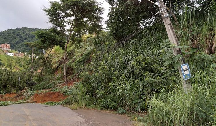 Deslizamento expõe rede de água e Terras Altas fica desabastecido nesta quarta-feira, 10