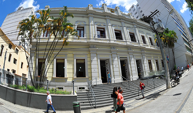 Câmara Municipal é homenageada pela Associação das Academias de Juiz de Fora