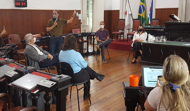 PJF propõe soluções de drenagem urbana em debate na Câmara