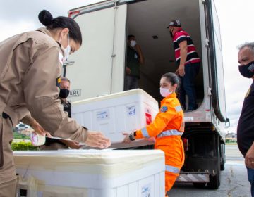 Minas Gerais recebe 357,4 mil doses de vacinas contra covid-19 nesta quarta-feira