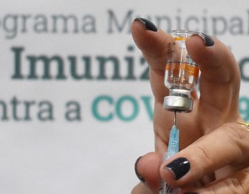 Covid-19: Segunda dose da vacina em idosos de 90 anos ou mais começa a ser aplicada neste fim de semana