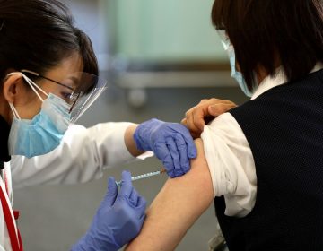 Japão inicia vacinação contra a Covid-19, a menos de seis meses para o início dos Jogos Olímpicos