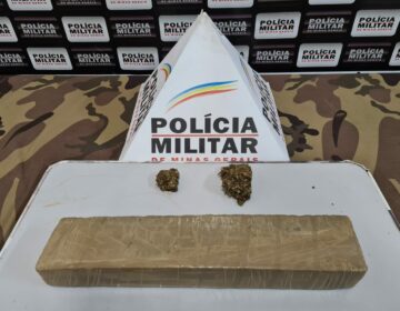 Materiais relacionados ao tráfico de drogas é apreendido pela Polícia Militar no bairro Jardim Natal na madrugada de quarta-feira