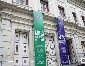 Março Mês da Mulher – Fachada da Câmara recebe intervenção temática