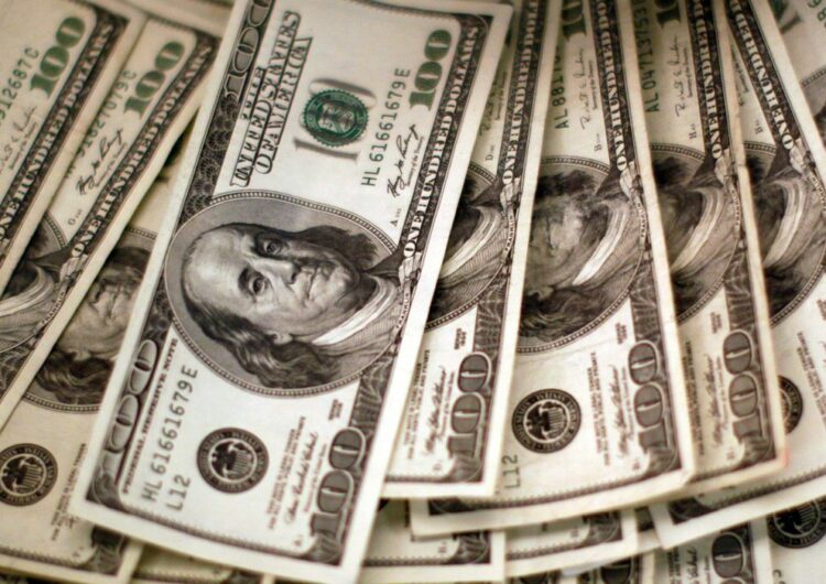 Contas externas devem ter “ligeiro superávit” de US$ 2 bilhões, diz BC