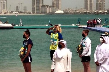 Classificada para Tóquio, Ana Marcela vence etapa de Doha do circuito de maratonas aquáticas