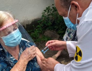 Departamento de Saúde do Idoso vacina 562 no fim de semana; drive-thru atende nestas 2ª e 3ª