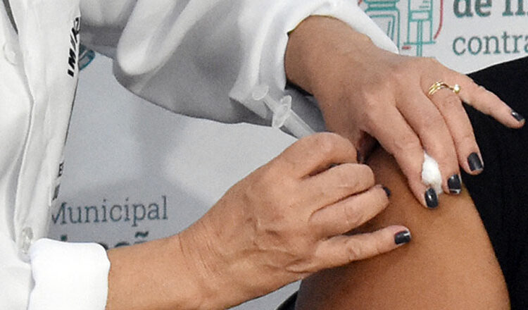 Minas ultrapassa a marca de um milhão de vacinados contra a covid-19