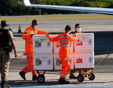 Estado distribui 542.550 doses de vacina contra covid-19 às 28 Regionais de Saúde