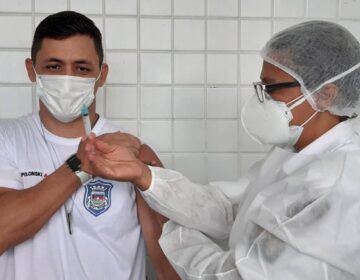 Mais 219 profissionais de segurança já foram vacinados contra a Covid-19