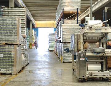 Setor de serviços avança 3,7% em fevereiro e supera nível pré-pandemia