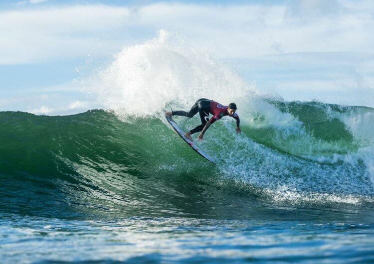 Surfe: cinco brasileiros avançam para quartas de final em Newcastle