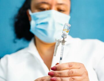 Calendário de vacinação das pessoas com comorbidades é adiantado pela Secretaria de Saúde 