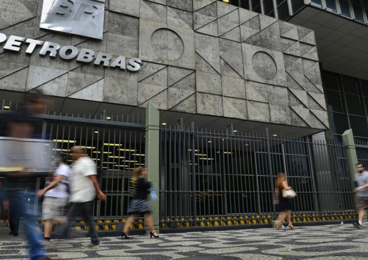 Pré-sal: Petrobras firma contrato para construção de sétima plataforma