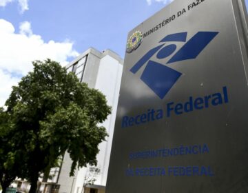 Arrecadação em abril atinge R$ 156,8 bi e bate recorde para o mês