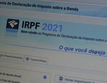 Bolsonaro veta projeto que adiava prazo de entrega da Declaração do IR