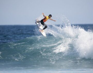 Surfe: cinco brasileiros alcançam oitavas em Rottnest Search