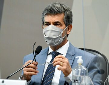 Falta de autonomia e divergência sobre cloroquina o levaram a sair do ministério, afirma Teich