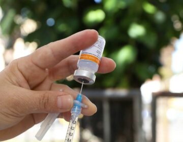 Mais 726.560 doses da Astrazeneca e da Pfizer chegam, hoje, ao estado