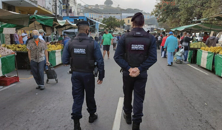 Durante o feriado, a Fiscalização pela Vida vistoriou 71 estabelecimentos