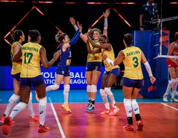 Brasil vence Turquia, fecha fase classificatória em segundo e pega o Japão na semifinal