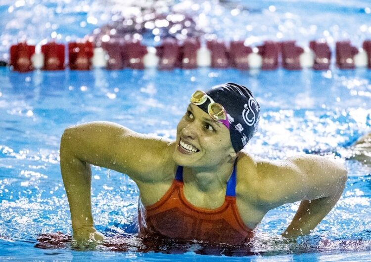 Carol Santiago fica a 57 centésimos do recorde mundial no primeiro dia da seletiva paralímpica da natação