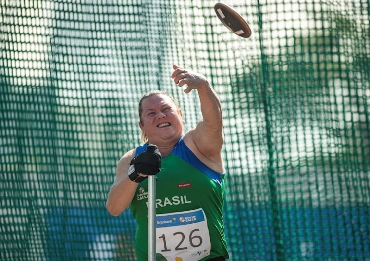 Beth Gomes bate próprio recorde mundial no disco na abertura da segunda fase da seletiva de atletismo