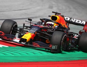 F1: Verstappen lidera treino na Áustria e Bottas assusta com derrapada