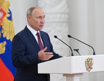 Putin recebe delegação russa que irá à Olimpíada sem bandeira nem hino