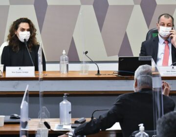 CPI da Pandemia: médica diz não saber motivo de saída de ministério