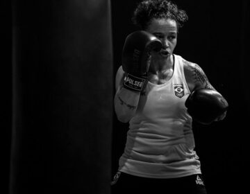 Campeã mundial de boxe, Bia Ferreira diz que favoritismo a fortalece para brigar pelo pódio olímpico no Japão