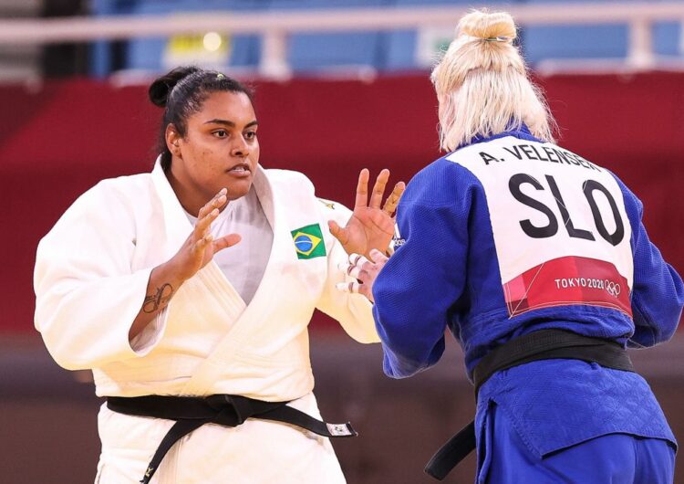 Judoca Maria Suelen vai passar por cirurgia no joelho no Brasil