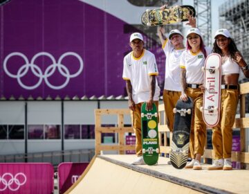 Skatistas da seleção experimentam a pista de treinos do Parque de Ariake