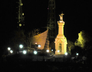 Morro do Cristo e Paço Municipal recebem iluminação especial pelo Setembro Amarelo