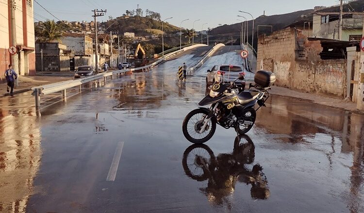 Viaduto é liberado para o tráfego de veículos