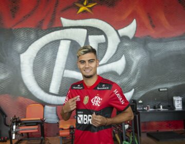 Flamengo apresenta novo reforço e dirigente fala sobre Arrascaeta